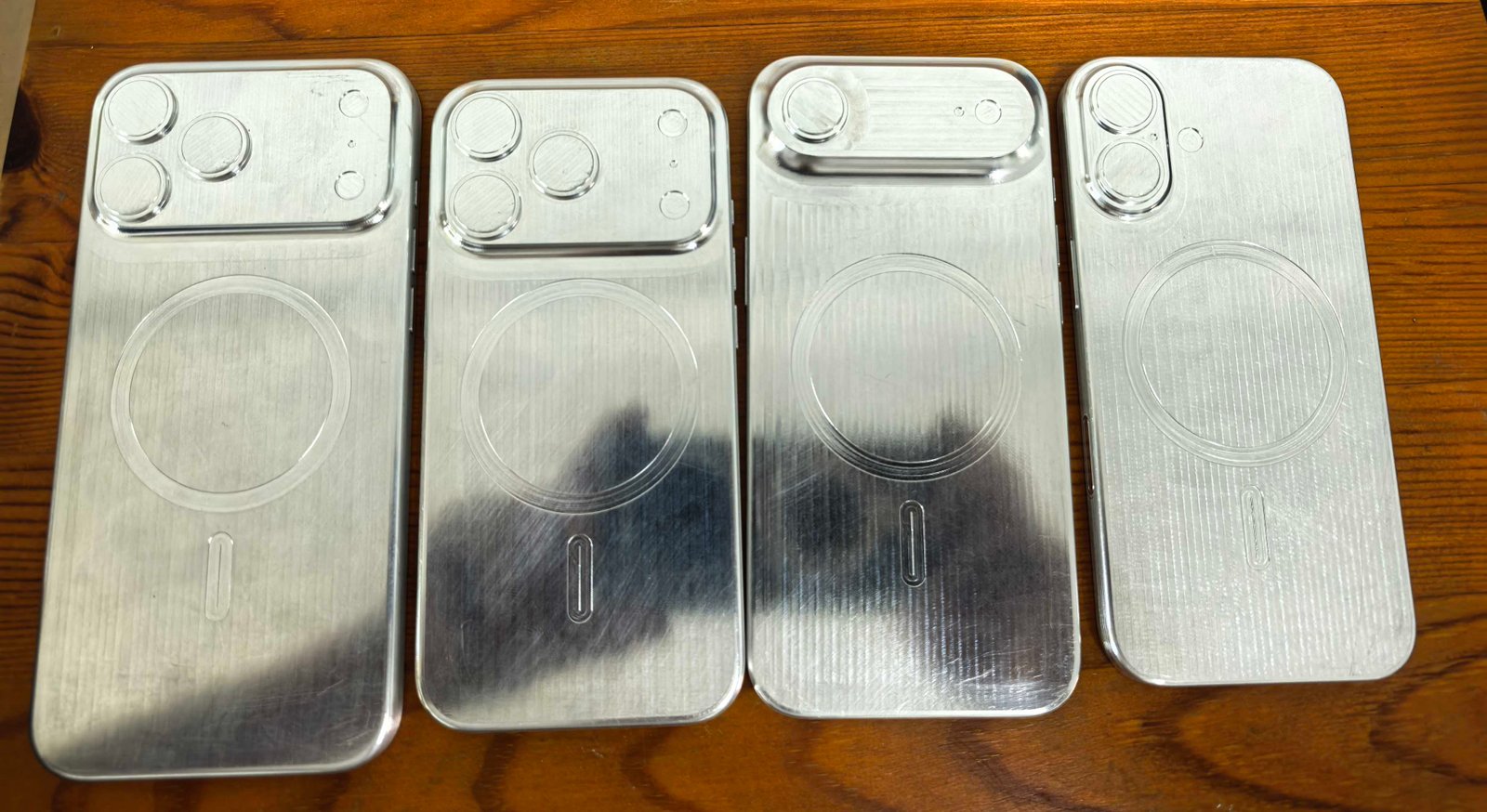 iPhone 17 Lineup: first look at the iPhone 17 dummies